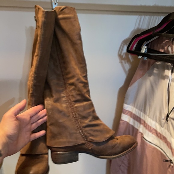 Faux suede boot - Picture 3 of 6